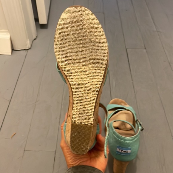 TOMS Aqua Shimmer Linen Espadrilles - Picture 5 of 6